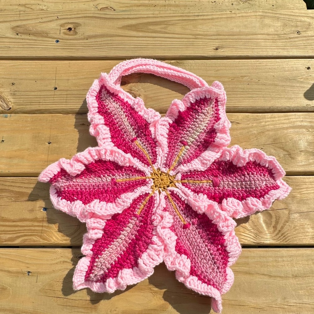 Pink Lily flower crochet bag🩷